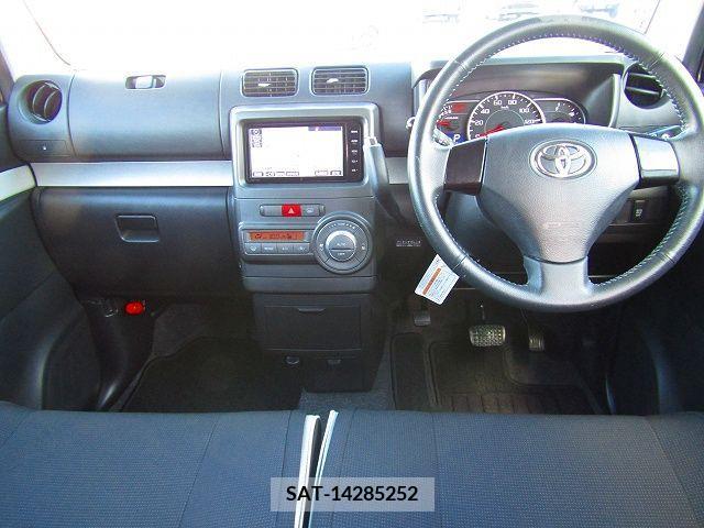 Toyota PIXIS SPACE 2015-03 211356-1