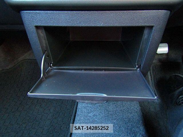 Toyota PIXIS SPACE 2015-03 211356-16