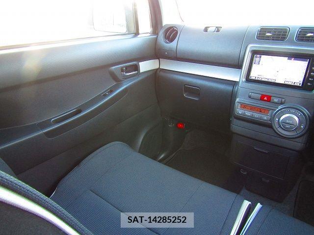 Toyota PIXIS SPACE 2015-03 211356-18