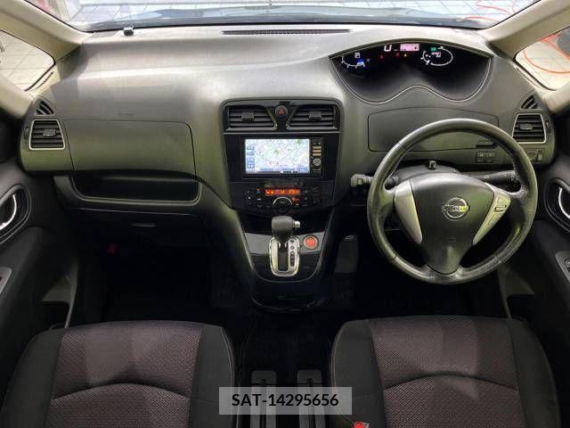 Nissan SERENA 2012-02 384944-1