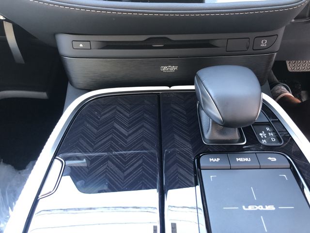 Lexus LS 2021-02 21045-4