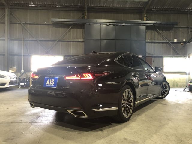 Lexus LS 2021-02 21045-2