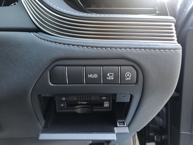 Lexus LS 2021-02 21045-6