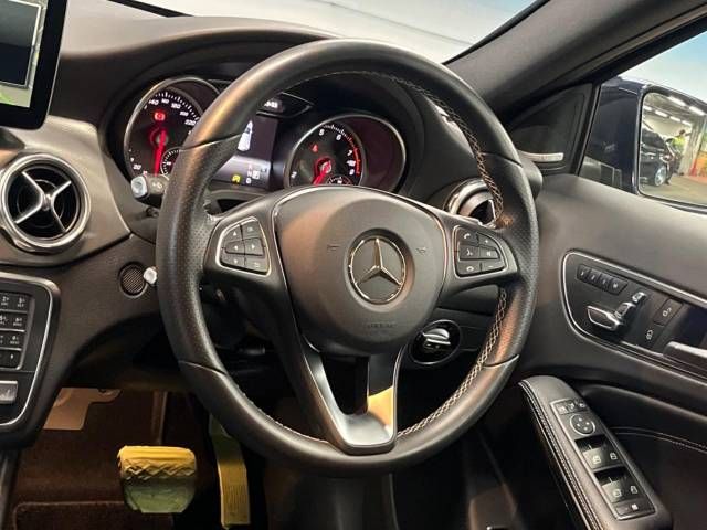 Mercedes Benz GLA-CLASS 2017-07 192934-11