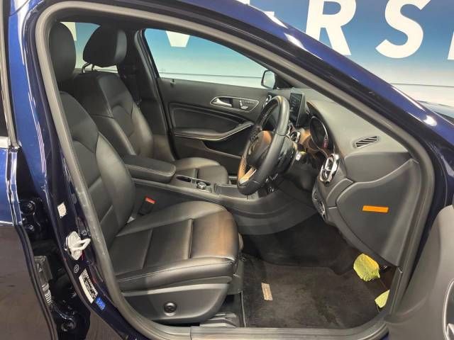 Mercedes Benz GLA-CLASS 2017-07 192934-9