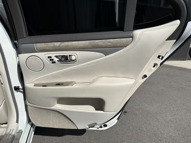 Lexus LS 2013-03 11664-14