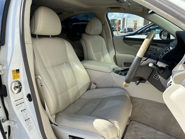 Lexus LS 2013-03 11664-10
