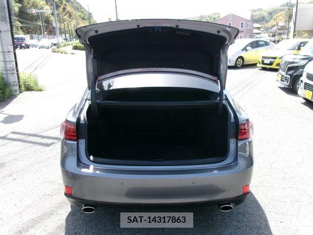 Lexus IS 2016-01 275354-8