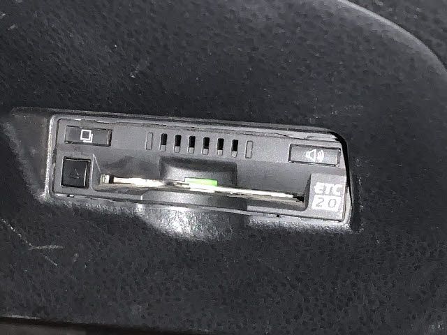Toyota C-HR 2017-08 10206-16