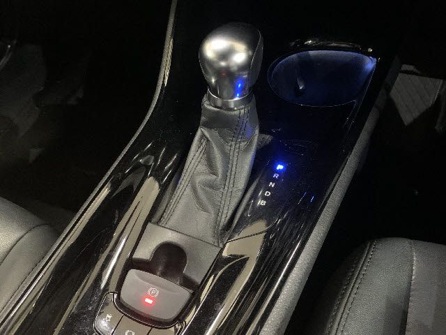 Toyota C-HR 2017-08 10206-19