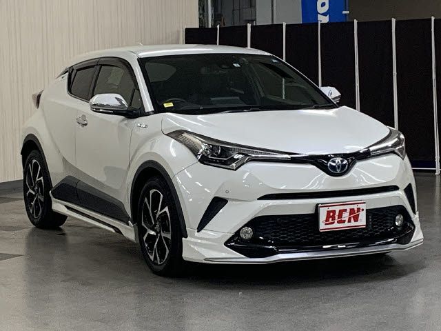 Toyota C-HR 2017-08 10206-6