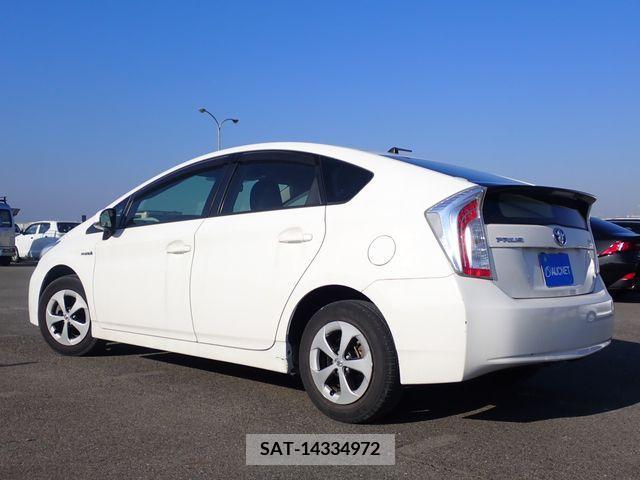 Toyota PRIUS 2016-02 213369-2
