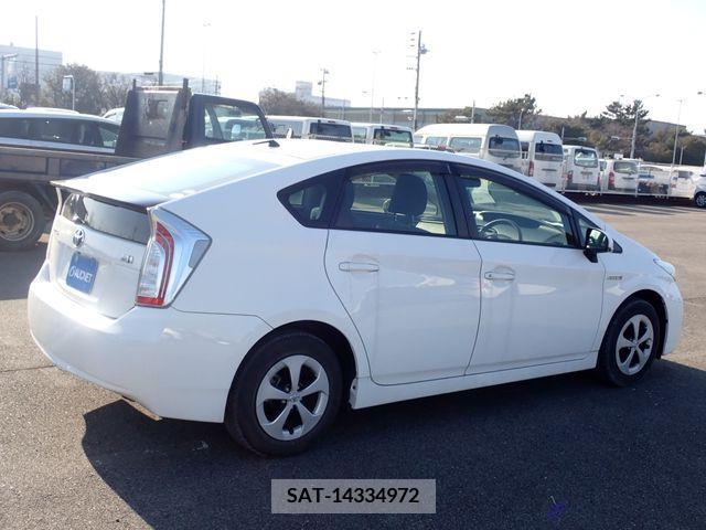 Toyota PRIUS 2016-02 213369-5
