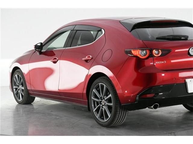 Mazda MAZDA3 2022-01 26433-6