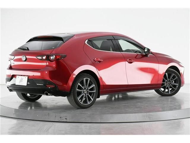 Mazda MAZDA3 2022-01 26433-1