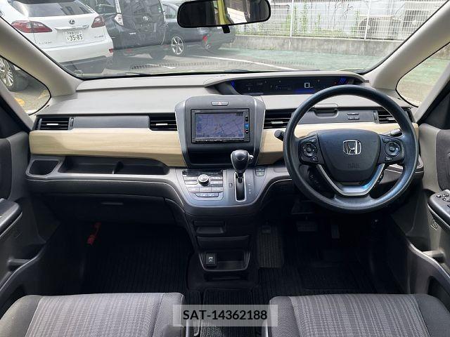 Honda FREED 2016-12 381381-1
