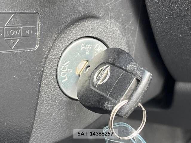Nissan MARCH 2014-03 353073-5