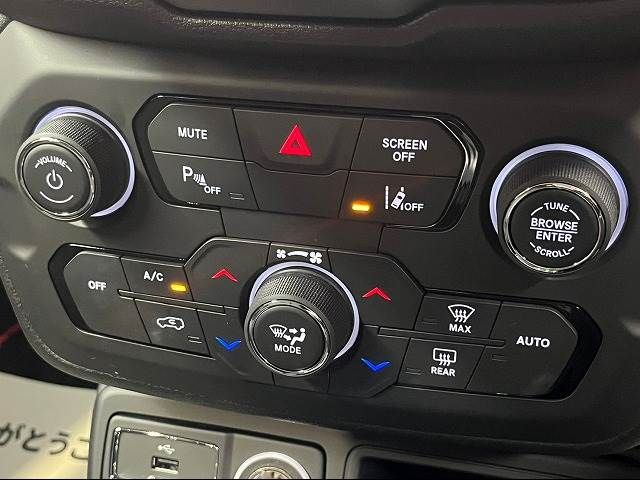 Jeep RENEGADE 2021-03 23557-11