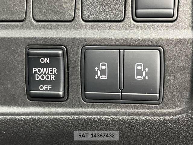 Nissan SERENA 2020-09 284207-3