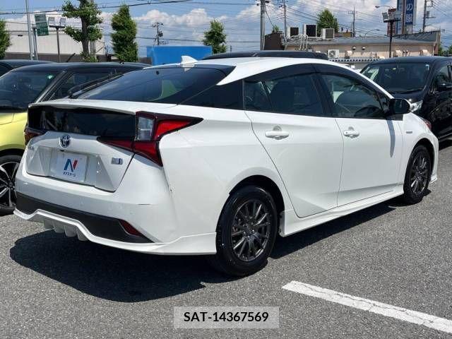 Toyota PRIUS 2019-10 386694-17
