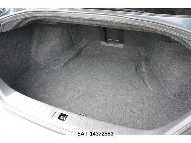 Nissan FUGA 2010-02 270716-19