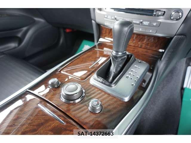 Nissan FUGA 2010-02 270716-13
