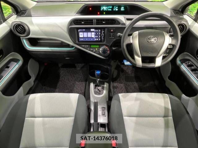 Toyota AQUA 2013-01 251196-1