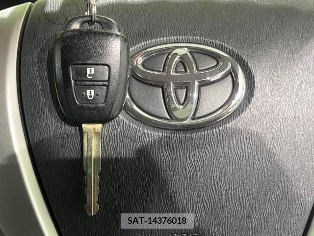 Toyota AQUA 2013-01 251196-6