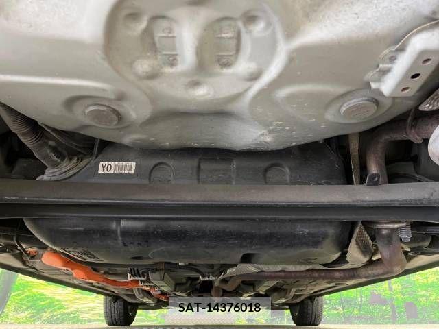 Toyota AQUA 2013-01 251196-19