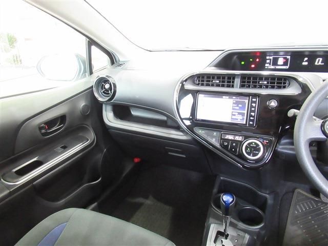 Toyota AQUA 2019-08 21618-8