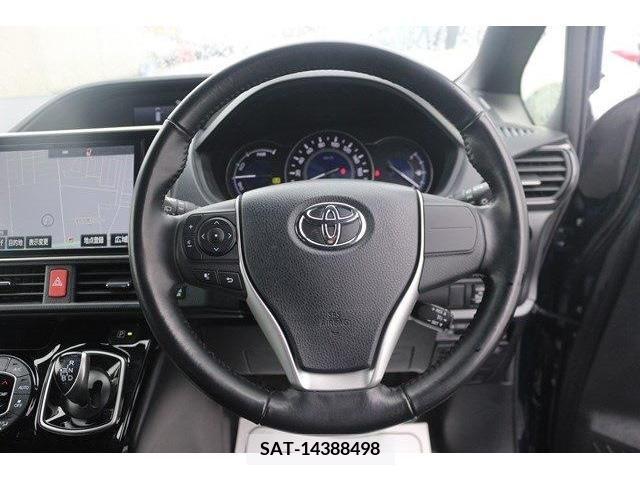 Toyota NOAH HYBRID 2018-01 372620-14