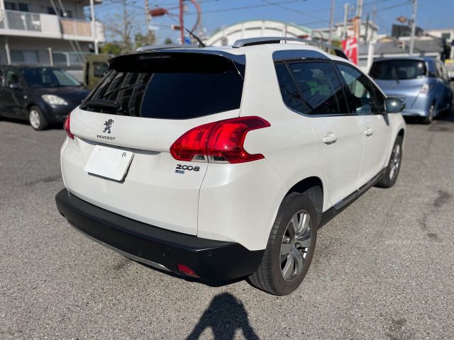 Peugeot 2008 2016-02 18452-2