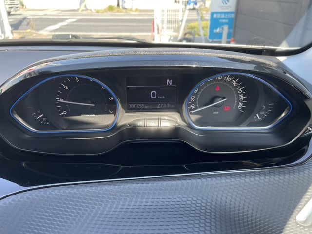 Peugeot 2008 2016-02 18452-10