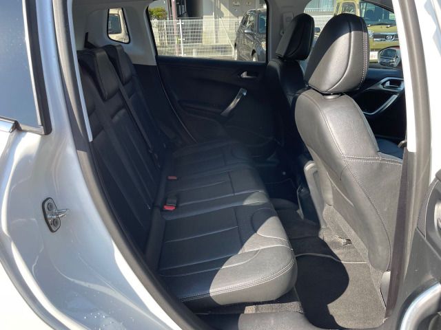 Peugeot 2008 2016-02 18452-6