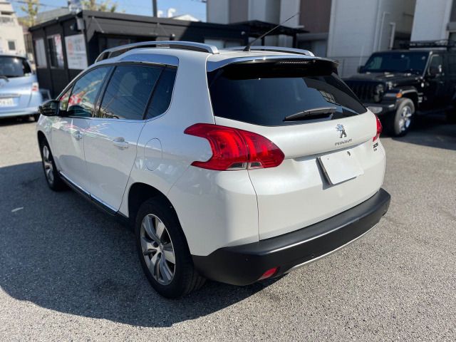 Peugeot 2008 2016-02 18452-3