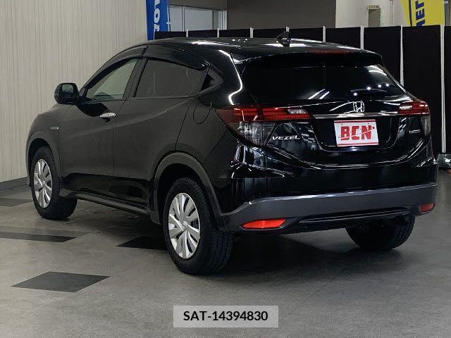 Honda VEZEL 2019-08 384497-8