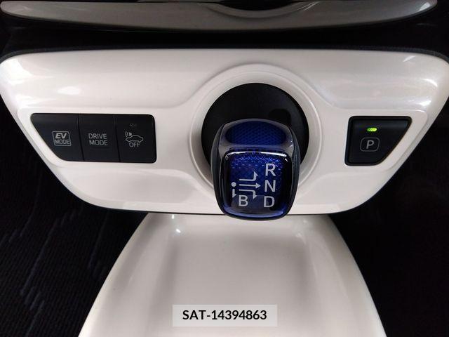 Toyota PRIUS 2017-02 378425-6