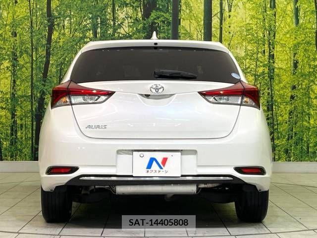 Toyota AURIS 2016-09 261504-15