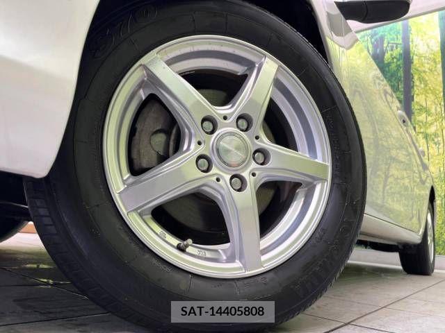 Toyota AURIS 2016-09 261504-13