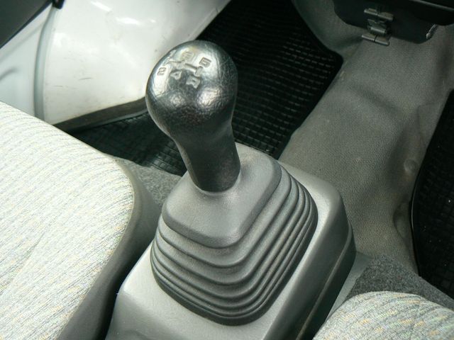 Suzuki CARRY TRUCK 2001-01 18315-8