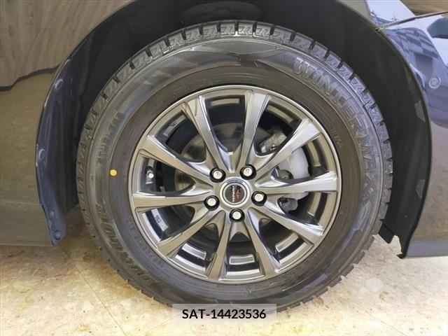 Toyota PRIUS 2018-12 375909-14