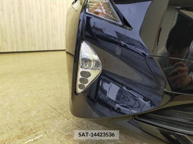 Toyota PRIUS 2018-12 375909-11