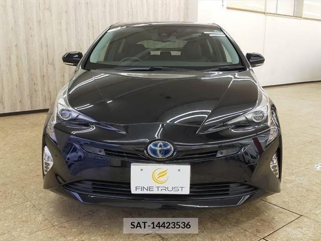 Toyota PRIUS 2018-12 375909-1