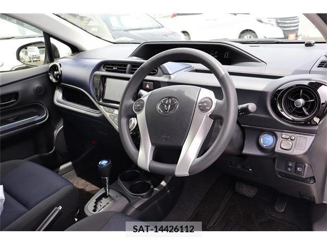 Toyota AQUA 2016-02 380776-3