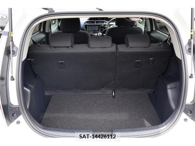 Toyota AQUA 2016-02 380776-22