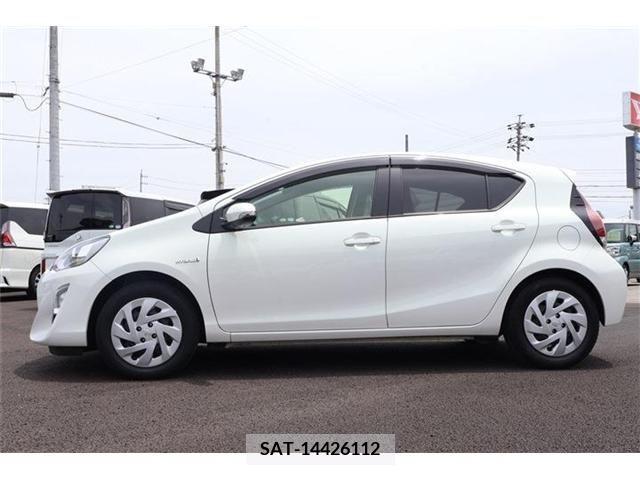 Toyota AQUA 2016-02 380776-29