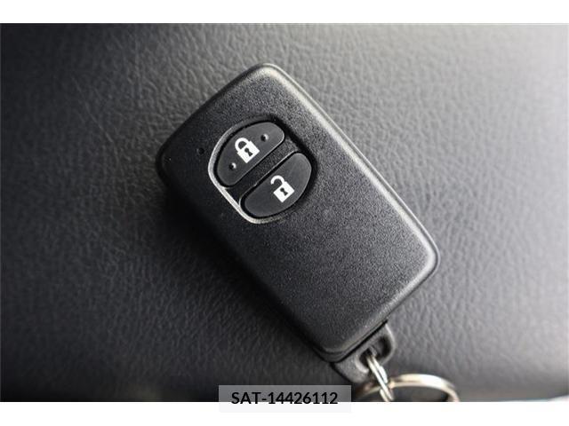 Toyota AQUA 2016-02 380776-19