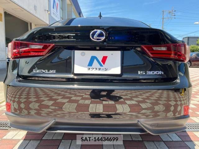 Lexus IS 2013-08 300066-15