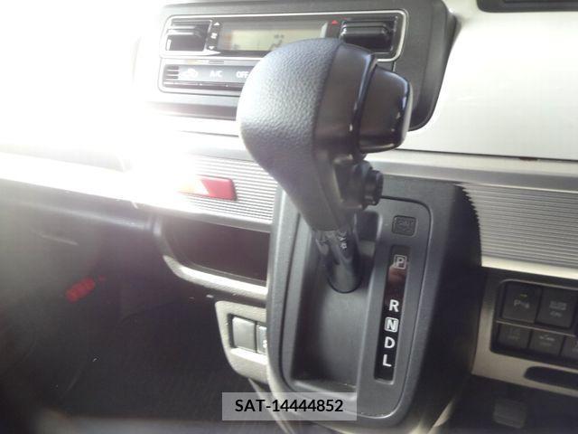 Suzuki SPACIA 2018-03 228673-18