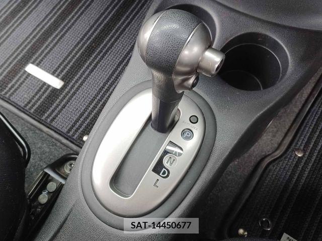 Nissan NOTE 2017-07 379072-23